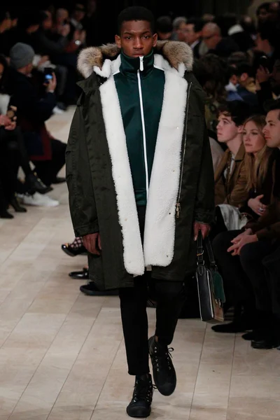 Look 14